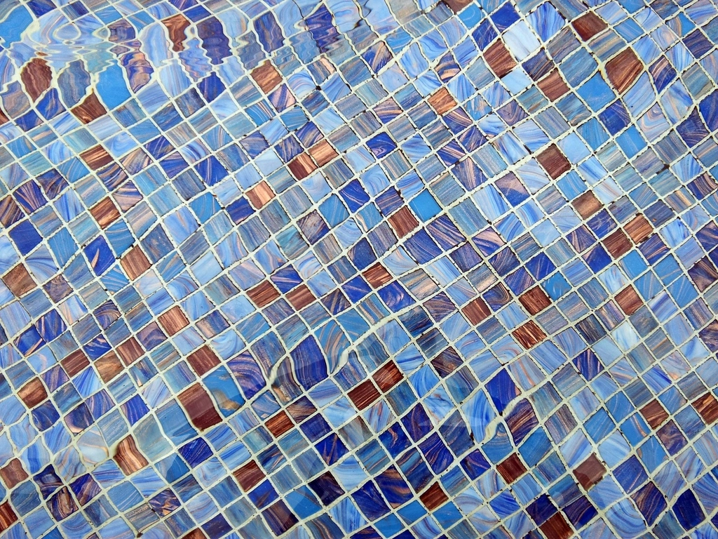 Pool leaks in Algarve villas: signs, testing and repair